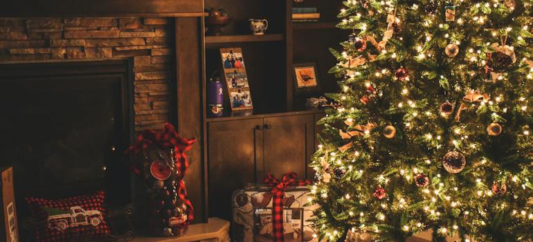 Original Holiday Design Ideas to Make Your Home Stand Out to Buyers