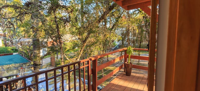 How to Create a Custom Deck that Suits Your Lifestyle and Budget